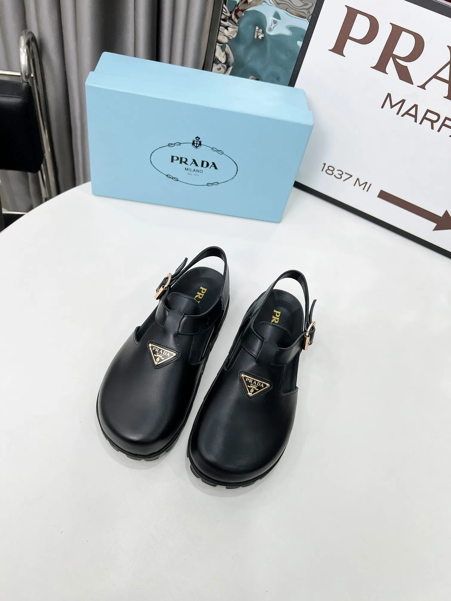 👟👟Ex-factory price 440👟👟 PRADA/25ss Prada classic triangle logo loafer series, simple and ultimate size: 35-42